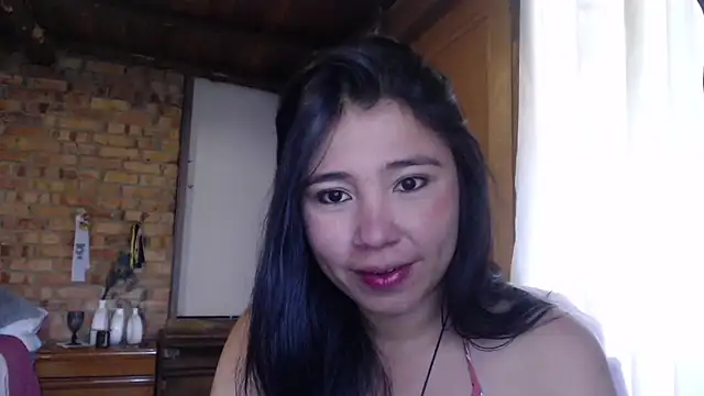 Snapshot of magiadeisis chatting on 10.18.25 magiadeisis online show from 10.18.25