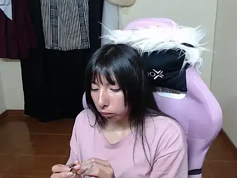 ScarlettShirahoshi online show from 11.24.25