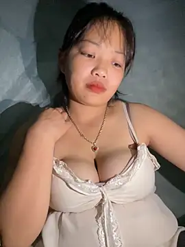 Lyrasss online show from 10.04.25