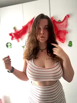 TenderLaGlamor online show from 10.23.25