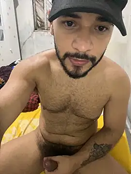 Snapshot of spiderfindom chatting on 09.24.25 spiderfindom online show from 09.24.25