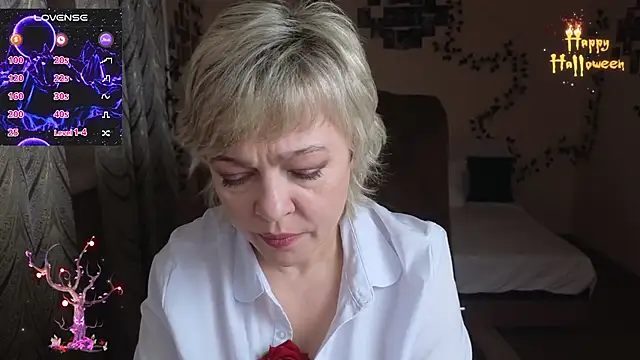 Snapshot of Rosette_Pricky chatting on 10.29.25 Rosette Pricky online show from 10.29.25