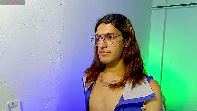 Snapshot of cJude chatting on 10.12.25 cJude online show from 10.12.25