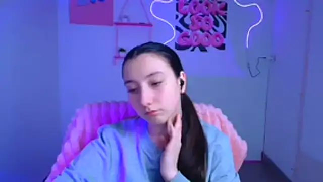 ScarlettVibe  online show from 10.27.25