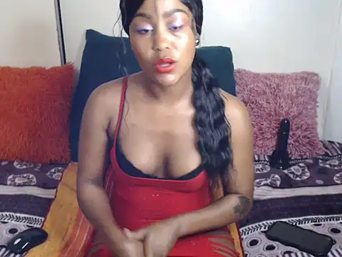 Snapshot of SexySlique chatting on 10.13.25 SexySlique online show from 10.13.25