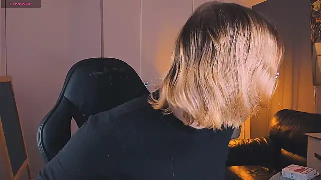 Snapshot of Amanda_Butlerr chatting on 11.01.25 Amanda Butlerr online show from 11.01.25