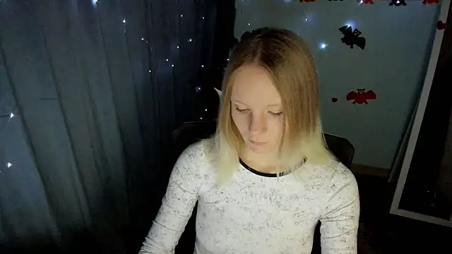 Kassandra XX online show from 10.25.25