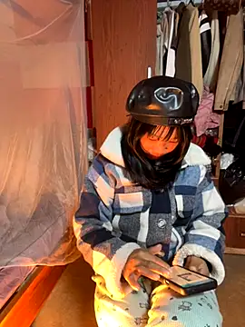 AAANINE22 online show from 10.24.25