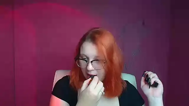 ScarletVixen  online show from 09.11.25