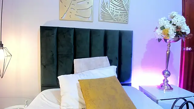 SagiraBelle online show from 12.15.25