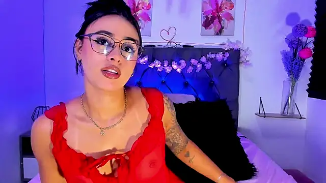 SagiraBelle online show from 04.15.26