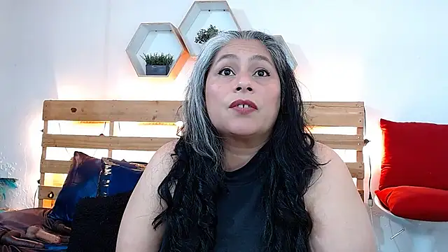 Snapshot of sheila_reeves2772 chatting on 10.10.25 sheila reeves2772 online show from 10.10.25