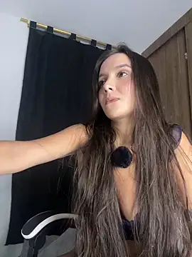Snapshot of Scarlett05 chatting on 09.14.25 Scarlett05 online show from 09.14.25