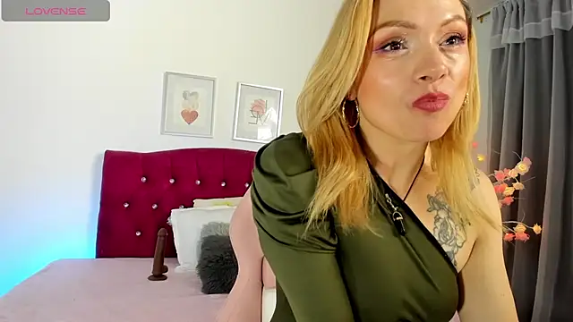 scarlett blake11 online show from 10.10.25