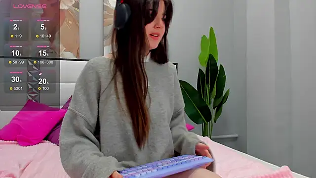 CloveDia online show from 10.05.25