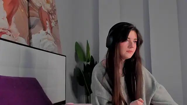 CloveDia online show from 10.25.25