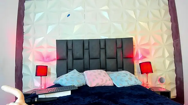 Snapshot of BustyGlow chatting on 10.07.25 BustyGlow online show from 10.07.25