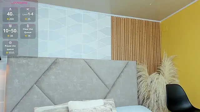 Snapshot of Brunnette_Sensation chatting on 10.30.25 Brunnette Sensation online show from 10.30.25