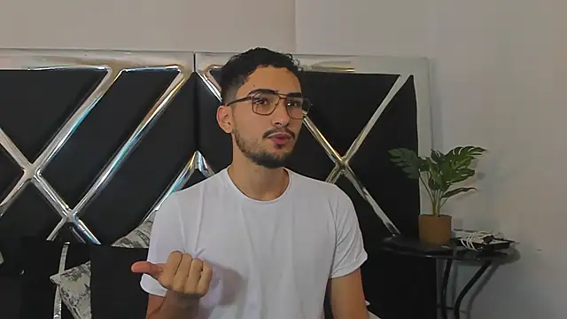 AlekRuizx online show from 09.22.25