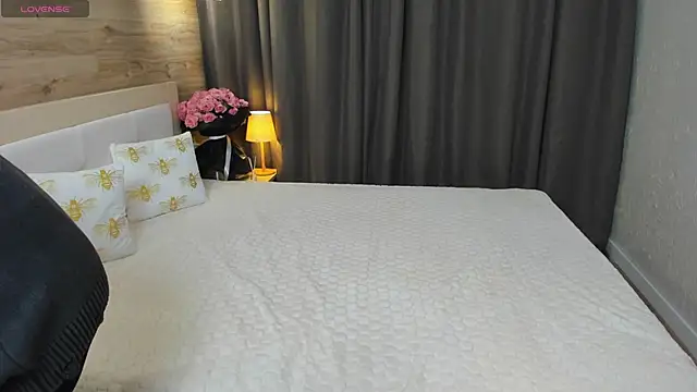 Babyy Lynaa online show from 10.10.25