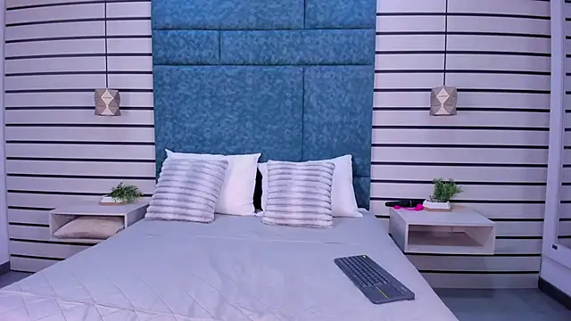 NatyLeone online show from 09.16.25