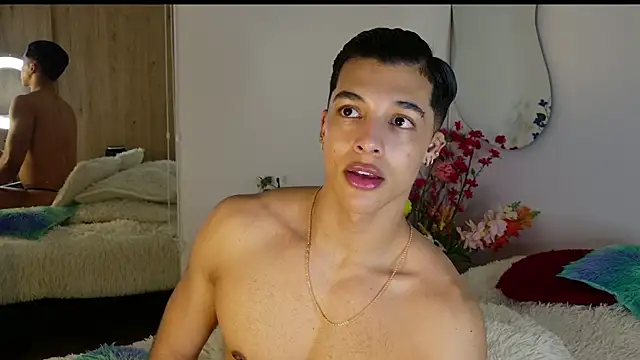 Snapshot of Troye_Williams chatting on 07.10.26 Troye Williams online show from 07.10.26