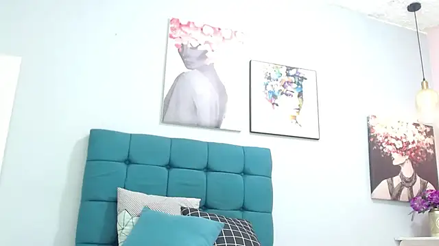 Snapshot of Dianita_bitch chatting on 09.18.25 Dianita bitch online show from 09.18.25