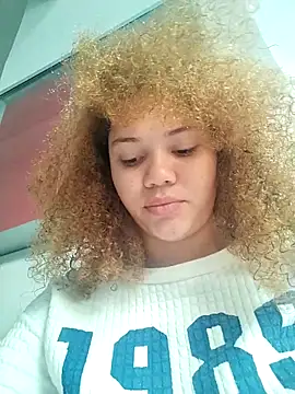 SirenRouge 69 online show from 12.18.25