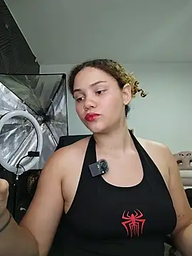 SirenRouge 69 online show from 04.16.26