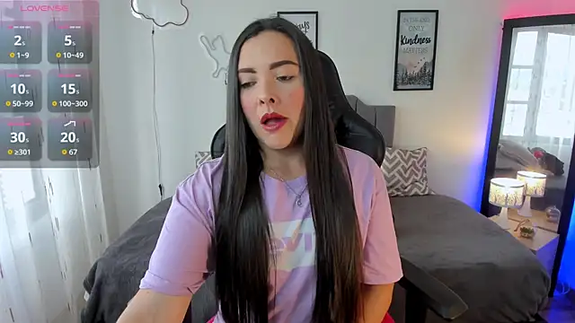 Snapshot of amaia_monet chatting on 09.13.25 amaia monet online show from 09.13.25