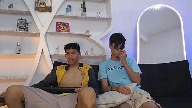 Snapshot of BEAUTY_BOYS1 chatting on 09.24.25 BEAUTY BOYS1 online show from 09.24.25