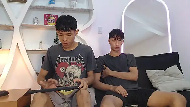 Snapshot of BEAUTY_BOYS1 chatting on 10.03.25 BEAUTY BOYS1 online show from 10.03.25