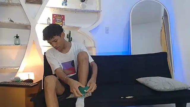 Snapshot of BEAUTY_BOYS1 chatting on 10.11.25 BEAUTY BOYS1 online show from 10.11.25