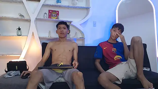 Snapshot of BEAUTY_BOYS1 chatting on 10.18.25 BEAUTY BOYS1 online show from 10.18.25