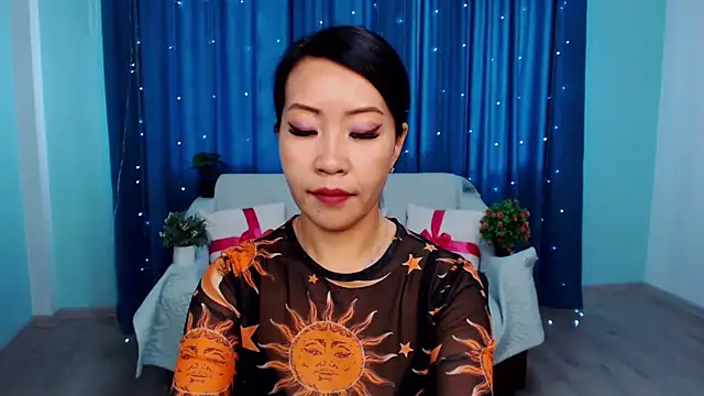 LiaPak online show from 10.08.25