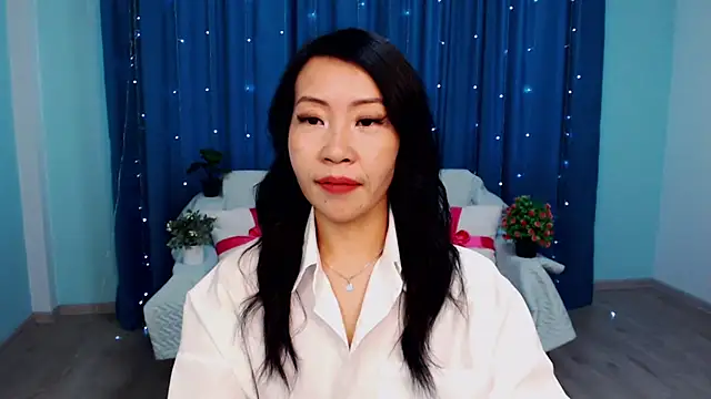 LiaPak online show from 10.23.25