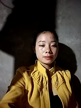 Snapshot of milo123-xx chatting on 10.08.25 milo123-xx online show from 10.08.25