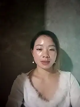 Snapshot of milo123-xx chatting on 10.21.25 milo123-xx online show from 10.21.25