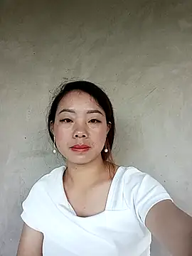 Snapshot of milo123-xx chatting on 10.23.25 milo123-xx online show from 10.23.25