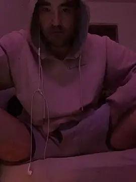 Snapshot of DanBfl chatting on 11.25.25 DanBfl online show from 11.25.25