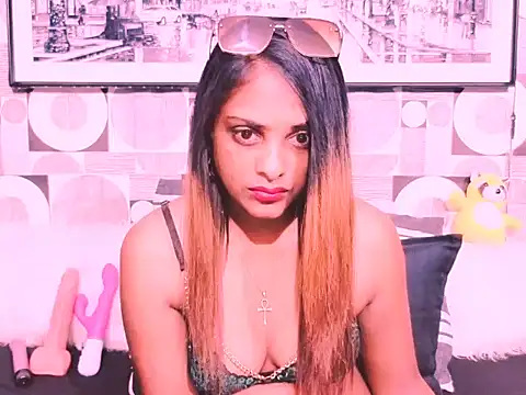 Snapshot of indianplaymatexx chatting on 09.26.25 indianplaymatexx online show from 09.26.25