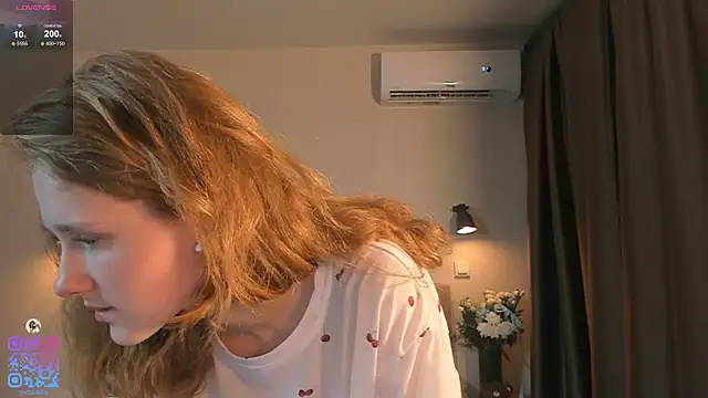 Snapshot of BreezeJam chatting on 10.17.25 BreezeJam online show from 10.17.25