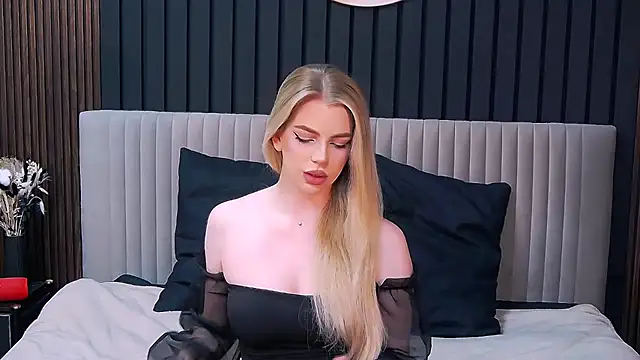 MilanaCeleste online show from 11.24.25