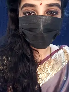 Snapshot of Meera_nila24 chatting on 09.12.25 Meera nila24 online show from 09.12.25