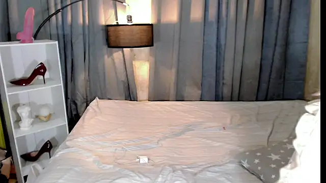 Alison mooreX online show from 12.05.25