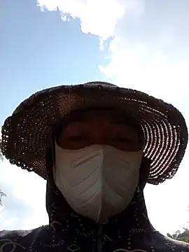 Snapshot of _Helala_ chatting on 09.21.25  Helala  online show from 09.21.25