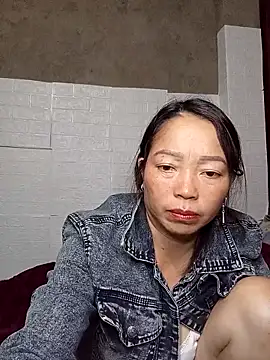 Snapshot of _Helala_ chatting on 09.30.25  Helala  online show from 09.30.25