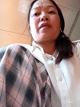 Snapshot of _Helala_ chatting on 10.03.25  Helala  online show from 10.03.25