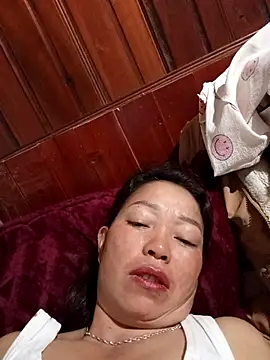 Snapshot of _Helala_ chatting on 10.08.25  Helala  online show from 10.08.25