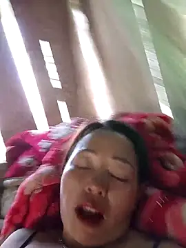 Snapshot of _Helala_ chatting on 10.13.25  Helala  online show from 10.13.25